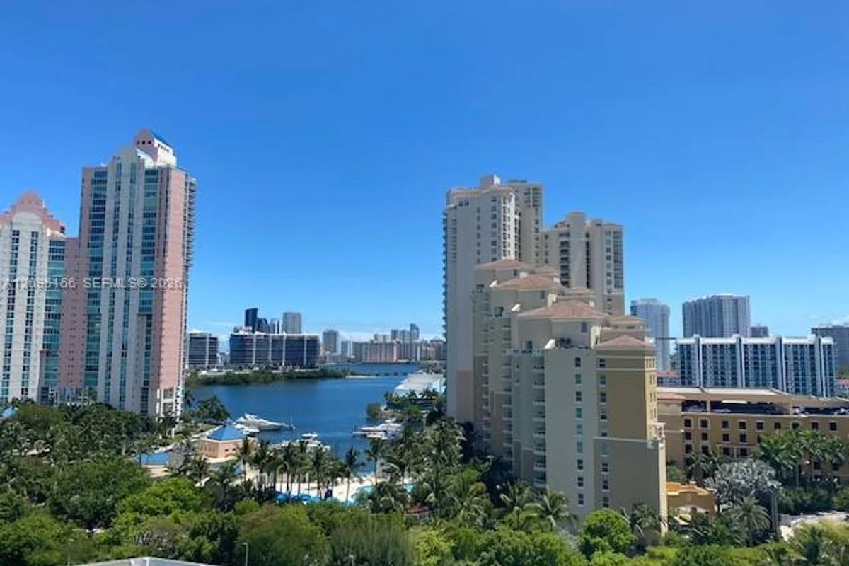 3300 NE 191st St #1415, Aventura: photo 1 of 15
