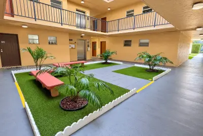 13707 Kendale Lakes Cir #109, Miami: photo 1 of 16