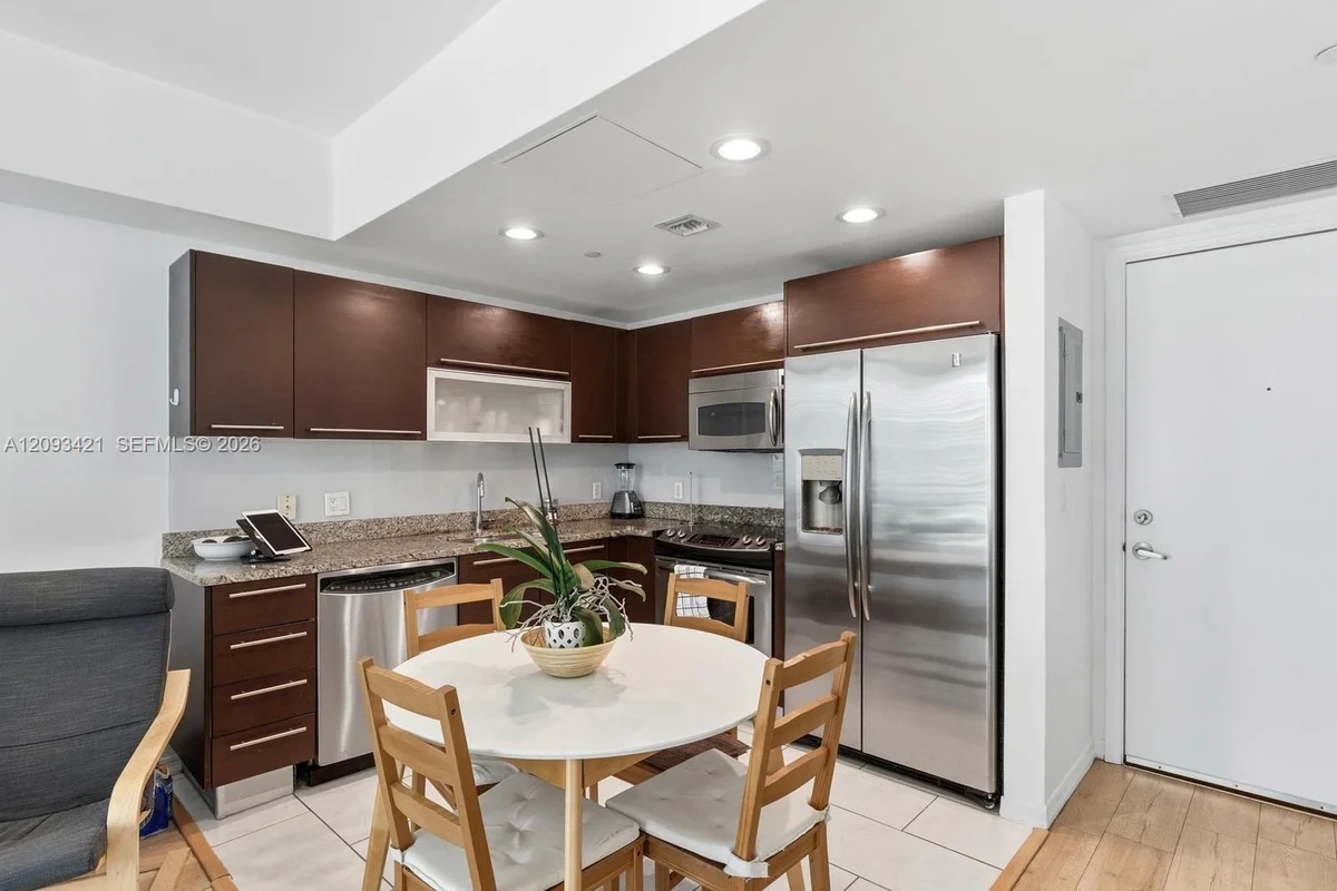 950 Brickell Bay Dr #1208, Miami: photo 1 of 23