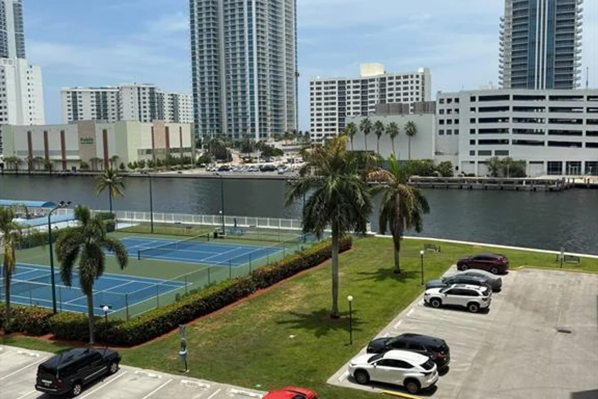 400 Leslie Dr #502, Hallandale Beach: photo 1 of 32