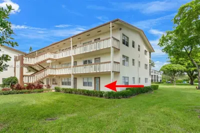 392 Mansfield J, Boca Raton: photo 1 of 42