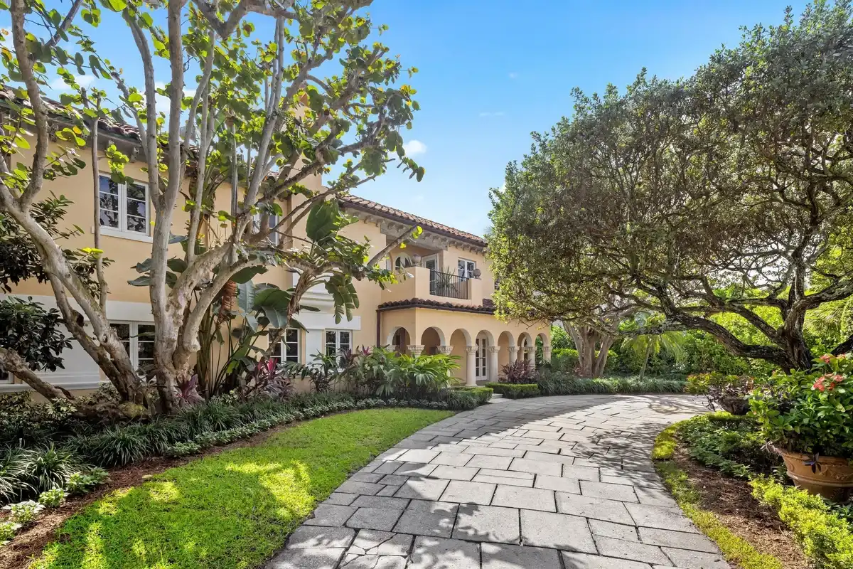 124 Brazilian Ave, Palm Beach: photo 1 of 43