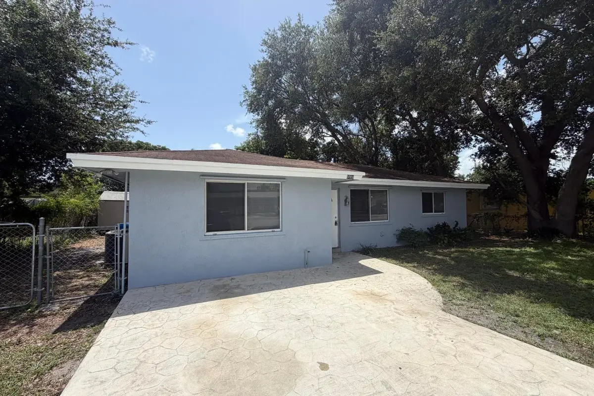 5900 SW 26th St, West Park: photo 1 of 2