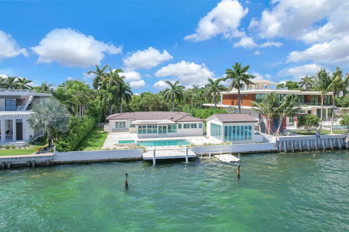 205 N Hibiscus Dr, Miami Beach: photo 1 of 58