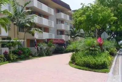 1800 Sans Souci Blvd #428, North Miami: photo 1 of 25