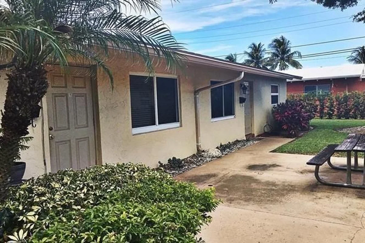 410 NE 12th Ave #A, Pompano Beach: photo 1 of 17