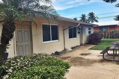 410 NE 12th Ave #A, Pompano Beach: photo 1 of 17