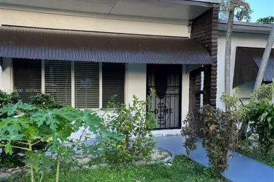 12715 NW 10th Ave, North Miami: photo 1 of 9