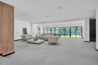 315 NE 122nd St #ALL, North Miami: photo 1 of 45