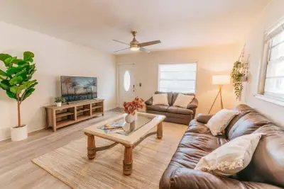 711 Tuscaloosa St #1, West Palm Beach: photo 1 of 14