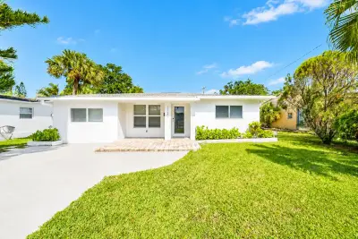 1721 N 16th Ct, Hollywood: photo 1 of 47