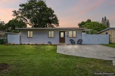 55 Davis Rd, Palm Springs: photo 1 of 37