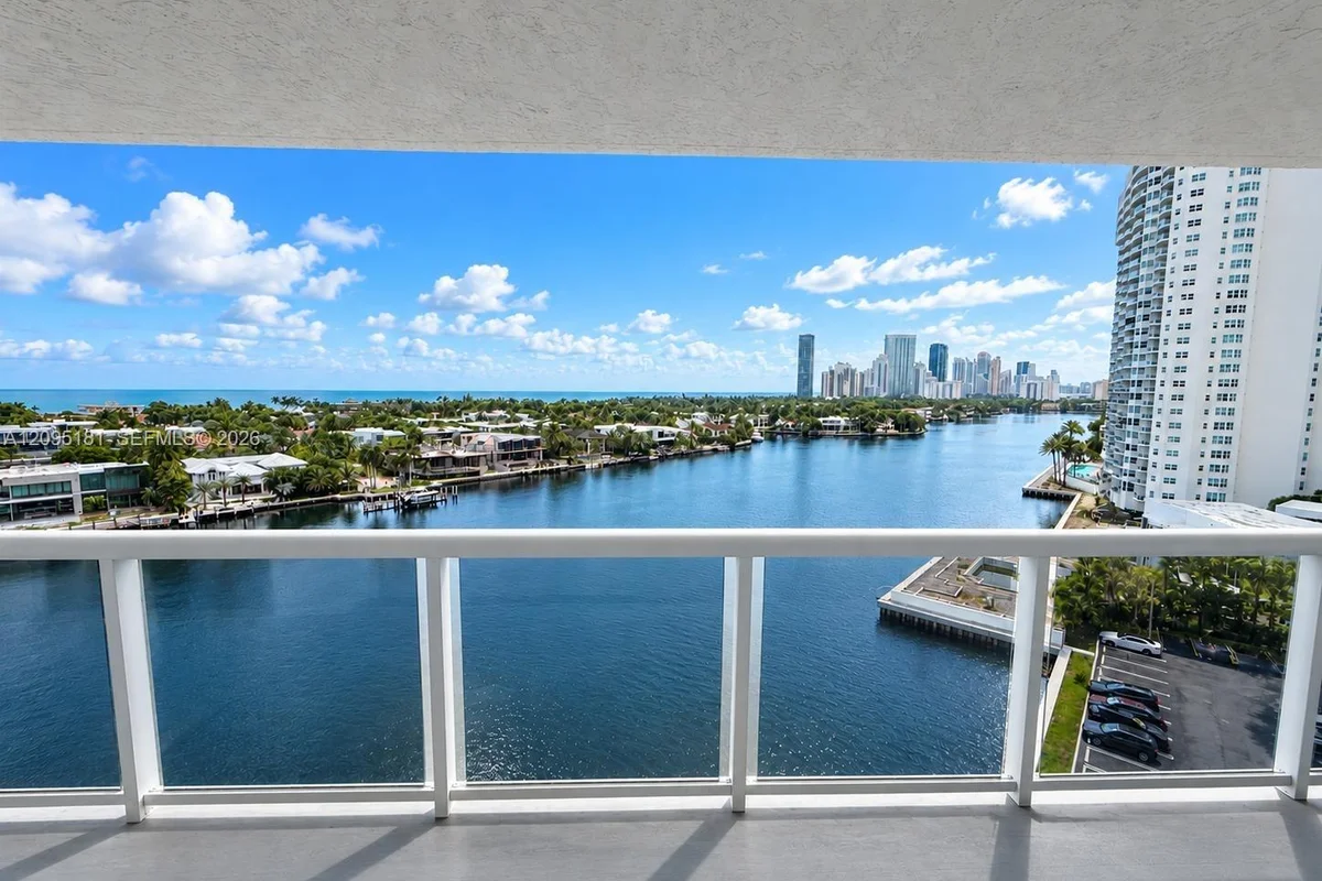 20515 E Country Club Dr #1044, Aventura: photo 1 of 16