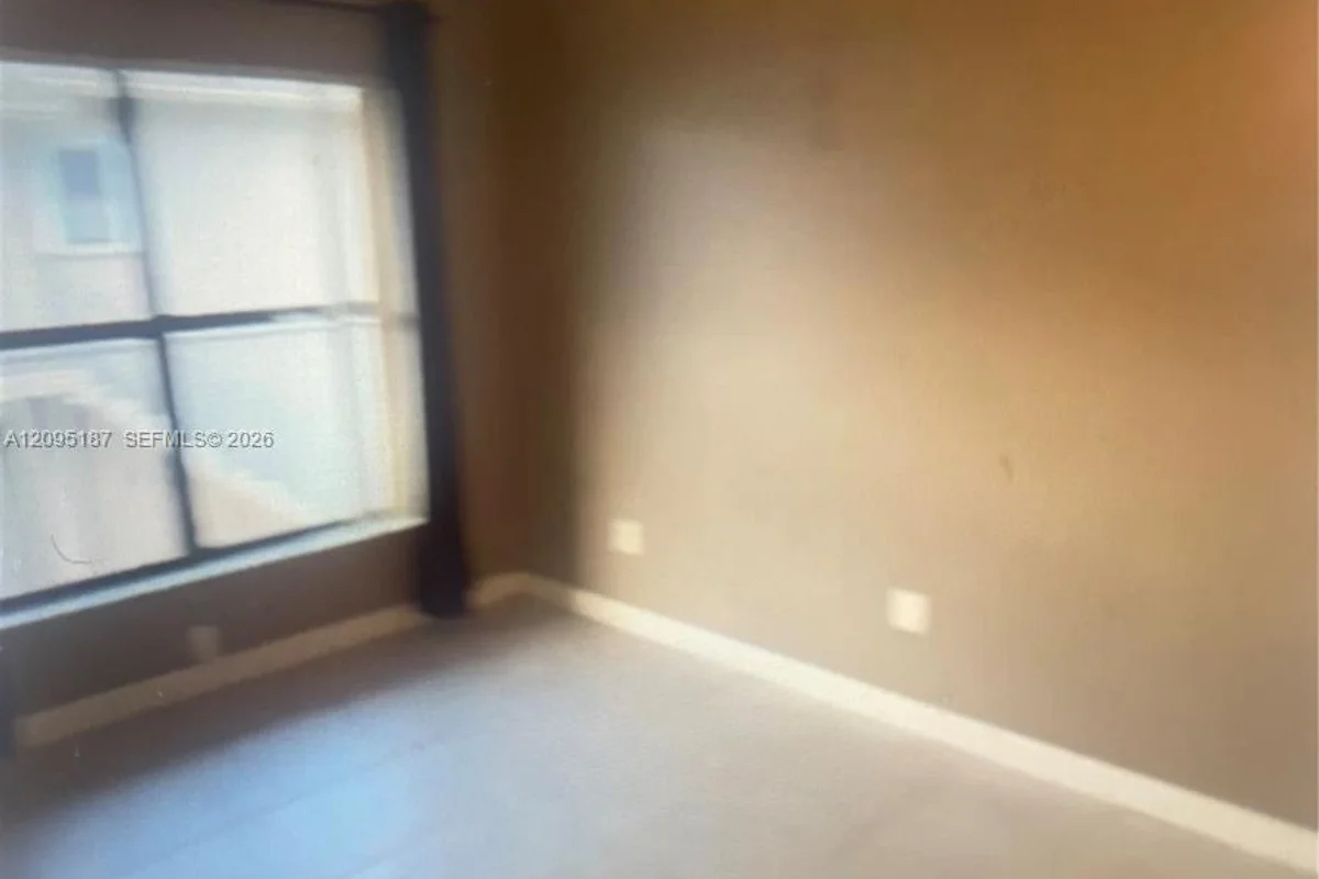 15334 SW 72nd St #9-23, Miami: photo 1 of 9
