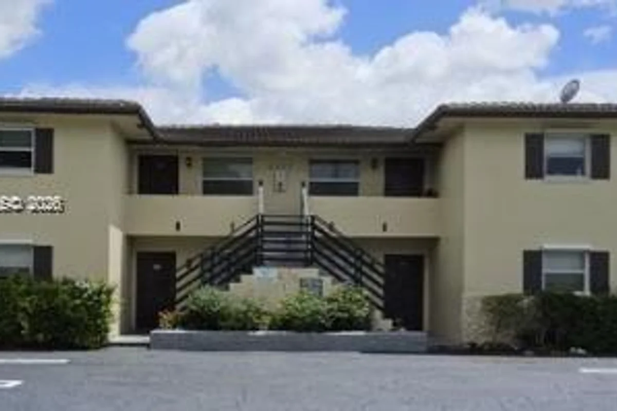 4117 Woodside Dr #2, Coral Springs: photo 1 of 9