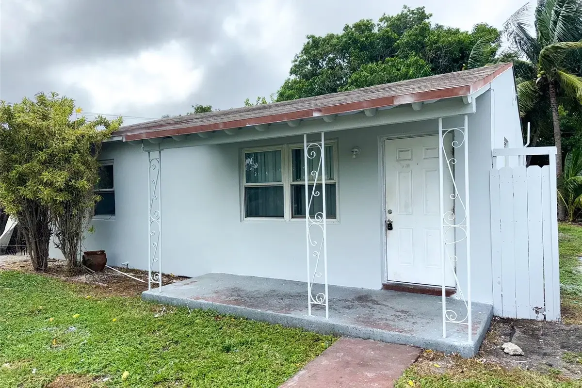 1405 NW 6th Ave, Fort Lauderdale: photo 1 of 6
