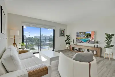 Condo in Miami Beach: photo 1 of 25