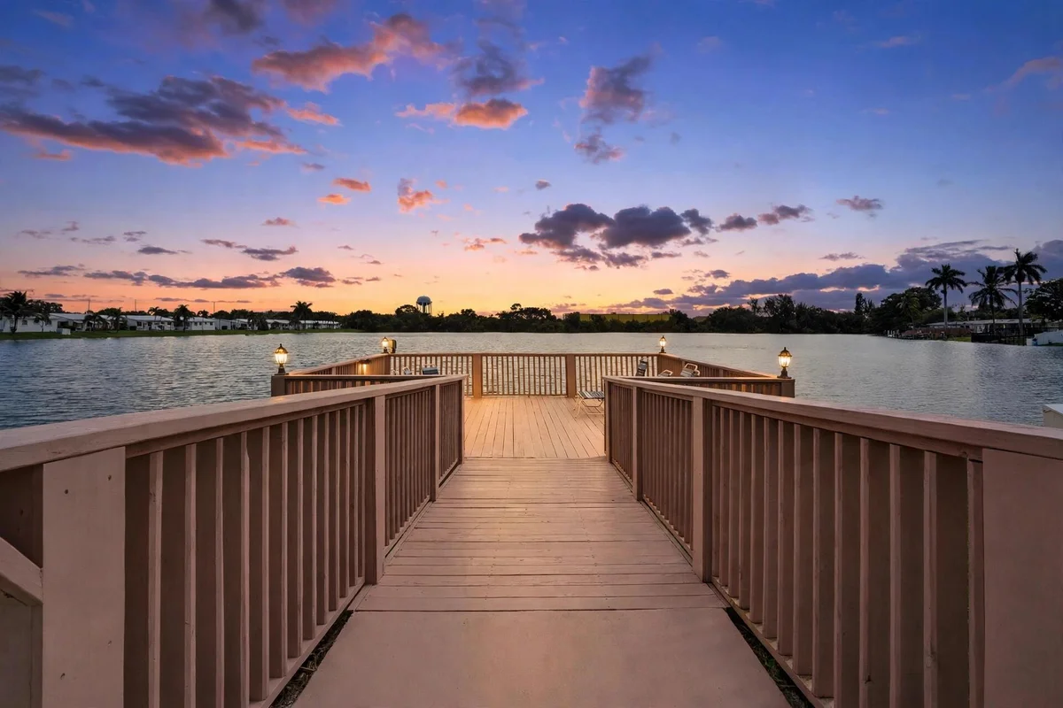 2200 Park Ln #111, Hollywood: photo 1 of 27