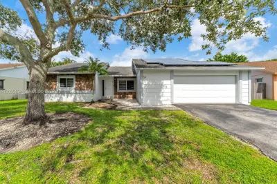 1661 N Goldeneye Ln, Homestead: photo 1 of 42