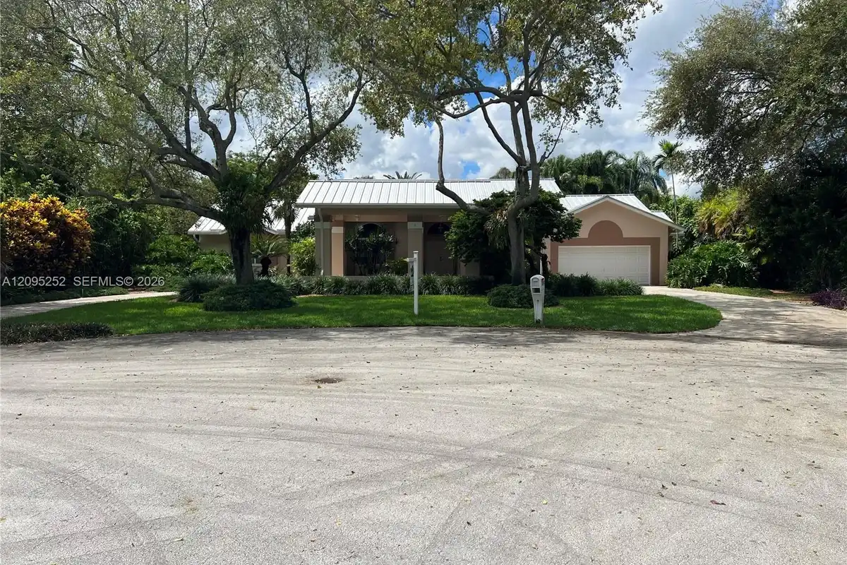 18032 SW 82nd Ct, Palmetto Bay: photo 1 of 22