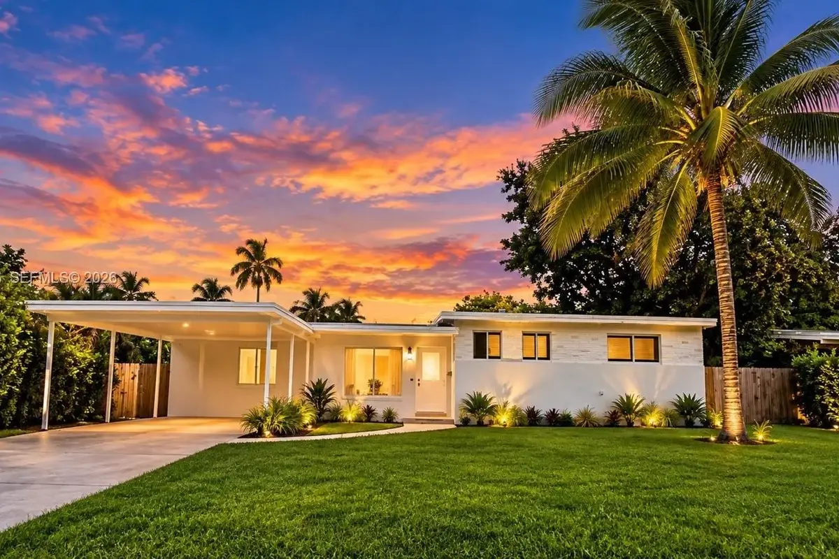 1411 NE 201st Ter, Miami: photo 1 of 16