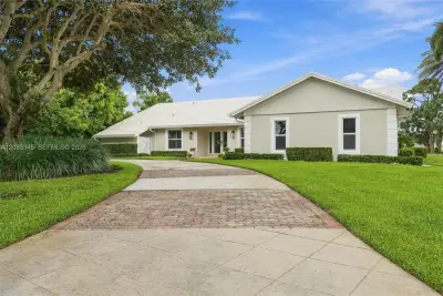 444 Glenbrook Dr, Atlantis: photo 1 of 61