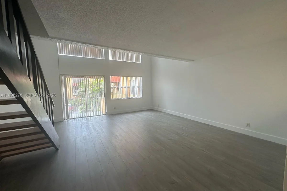 18111 NW 68th Ave #H204, Hialeah: photo 1 of 10