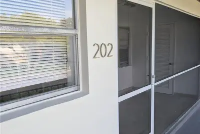 270 Layne Blvd #202, Hallandale Beach: photo 1 of 21