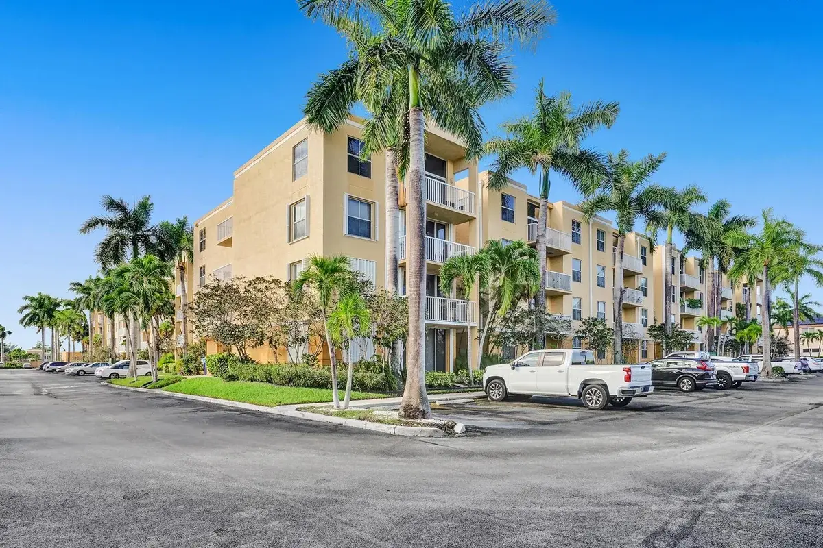 1350 SE 3rd Ave #406, Dania Beach: photo 1 of 37