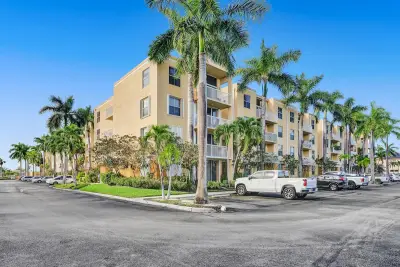 1350 SE 3rd Ave #406, Dania Beach: photo 1 of 37
