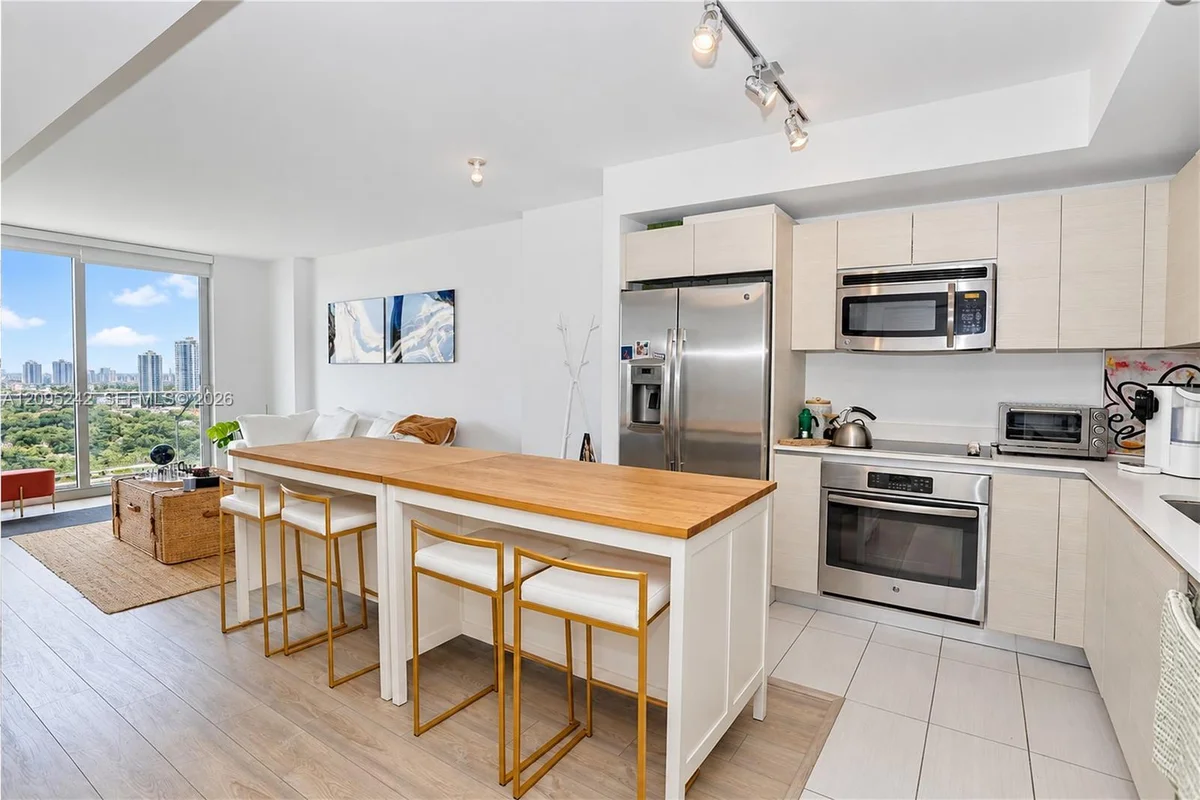 4250 Biscayne Blvd #1512, Miami: photo 1 of 11