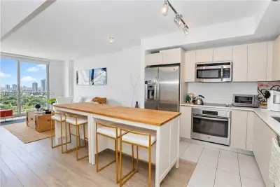 4250 Biscayne Blvd #1512, Miami: photo 1 of 11