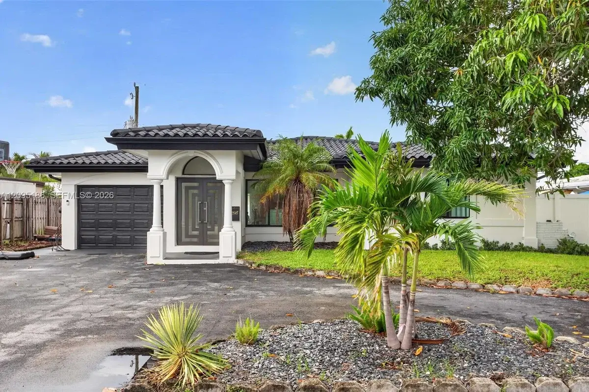 2545 SE 2nd Ct, Pompano Beach: photo 1 of 41