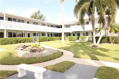600 Layne Blvd #123, Hallandale Beach: photo 1 of 1