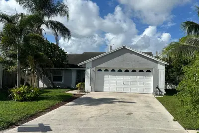 5225 Blueberry Hill Ave, Lake Worth: photo 1 of 19