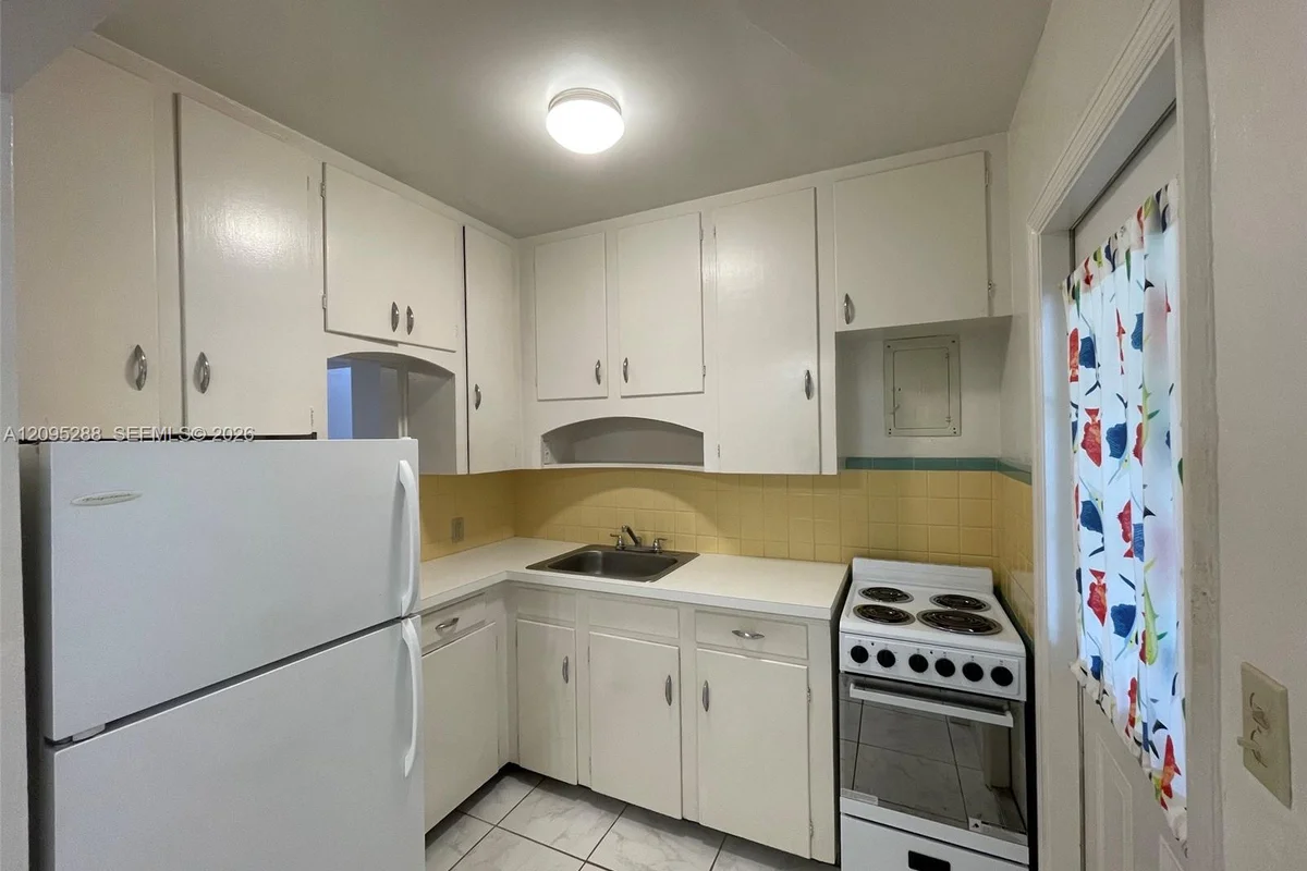 702 SE 16th St, Fort Lauderdale: photo 1 of 33