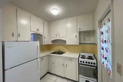 702 SE 16th St, Fort Lauderdale: photo 1 of 33
