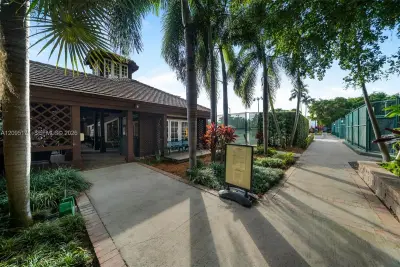 2000 Towerside Ter #PH-3, Miami: photo 1 of 21