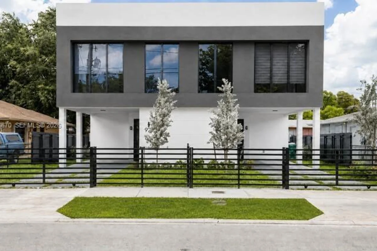 919 NW 55th St #921, Miami: photo 1 of 16