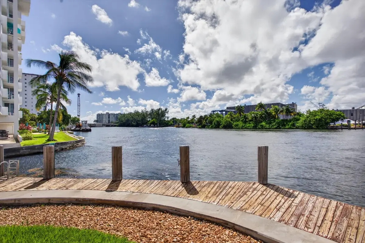 1705 N Riverside Dr #8, Pompano Beach: photo 1 of 21