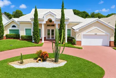 7360 NW 83rd Ave, Tamarac: photo 1 of 22