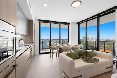 Condo in Miami Beach: photo 1 of 20