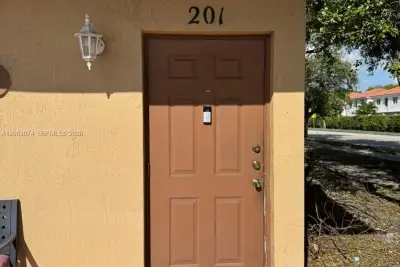 17346 NW 74th Ave #201, Hialeah: photo 1 of 18