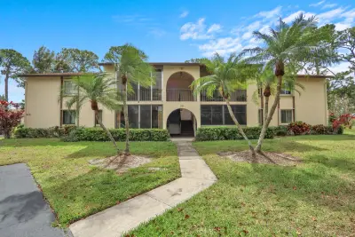 323 Knotty Pine Cir #A-2, Lake Worth: photo 1 of 22