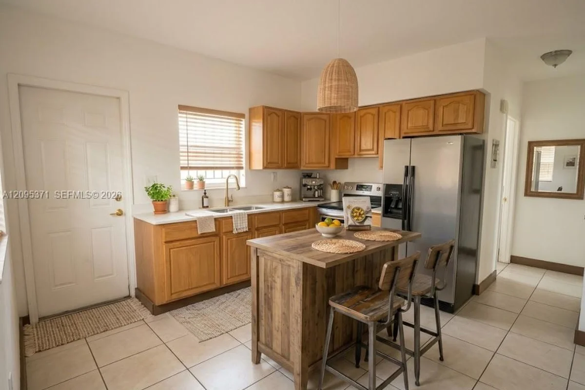 1995 NE 167th St #1, North Miami Beach: photo 1 of 11