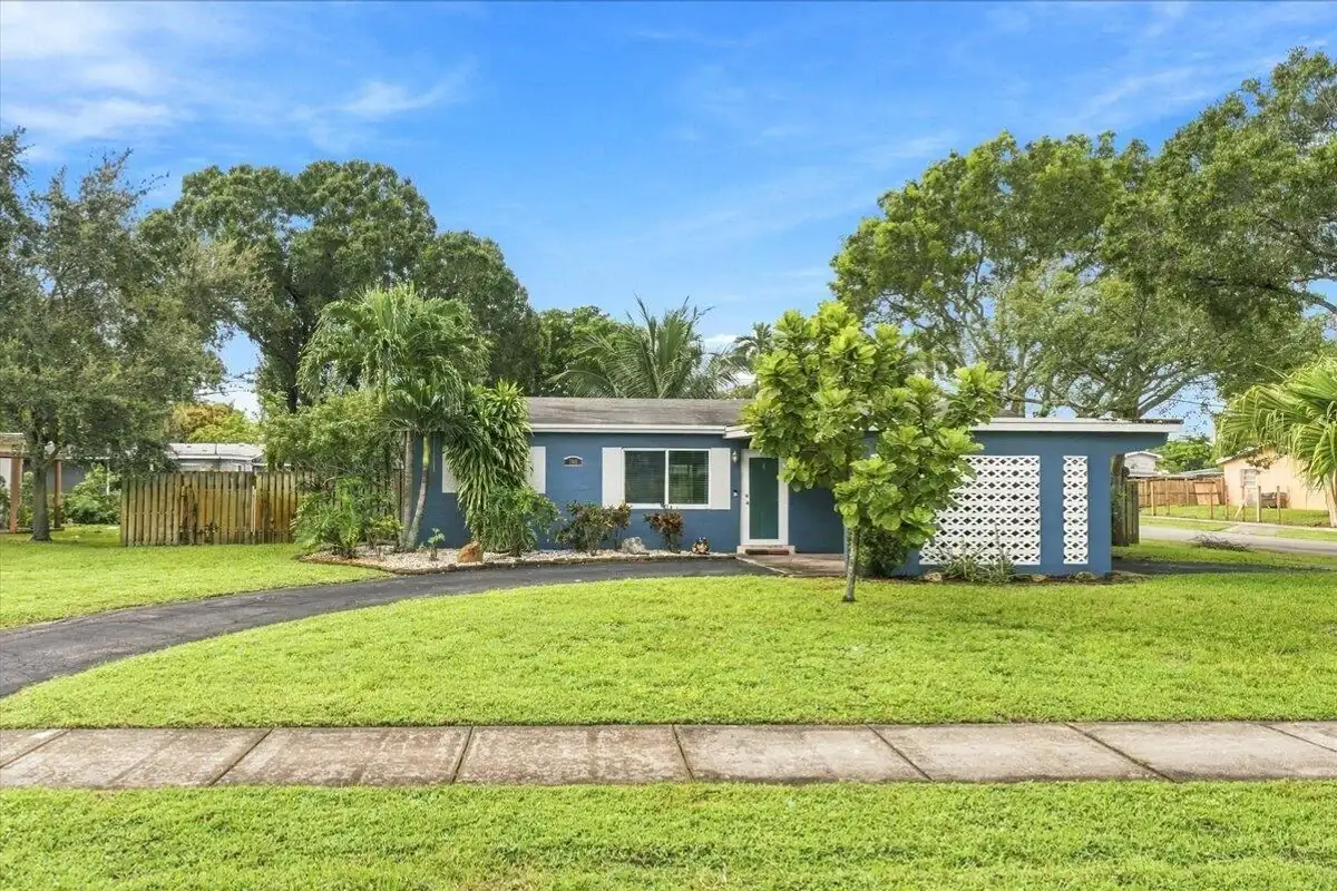 3366 SW 16th Ct, Fort Lauderdale: photo 1 of 40