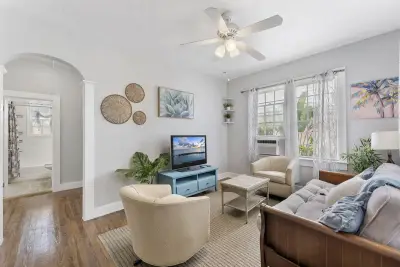 721 N H St #1, Lake Worth Beach: photo 1 of 20