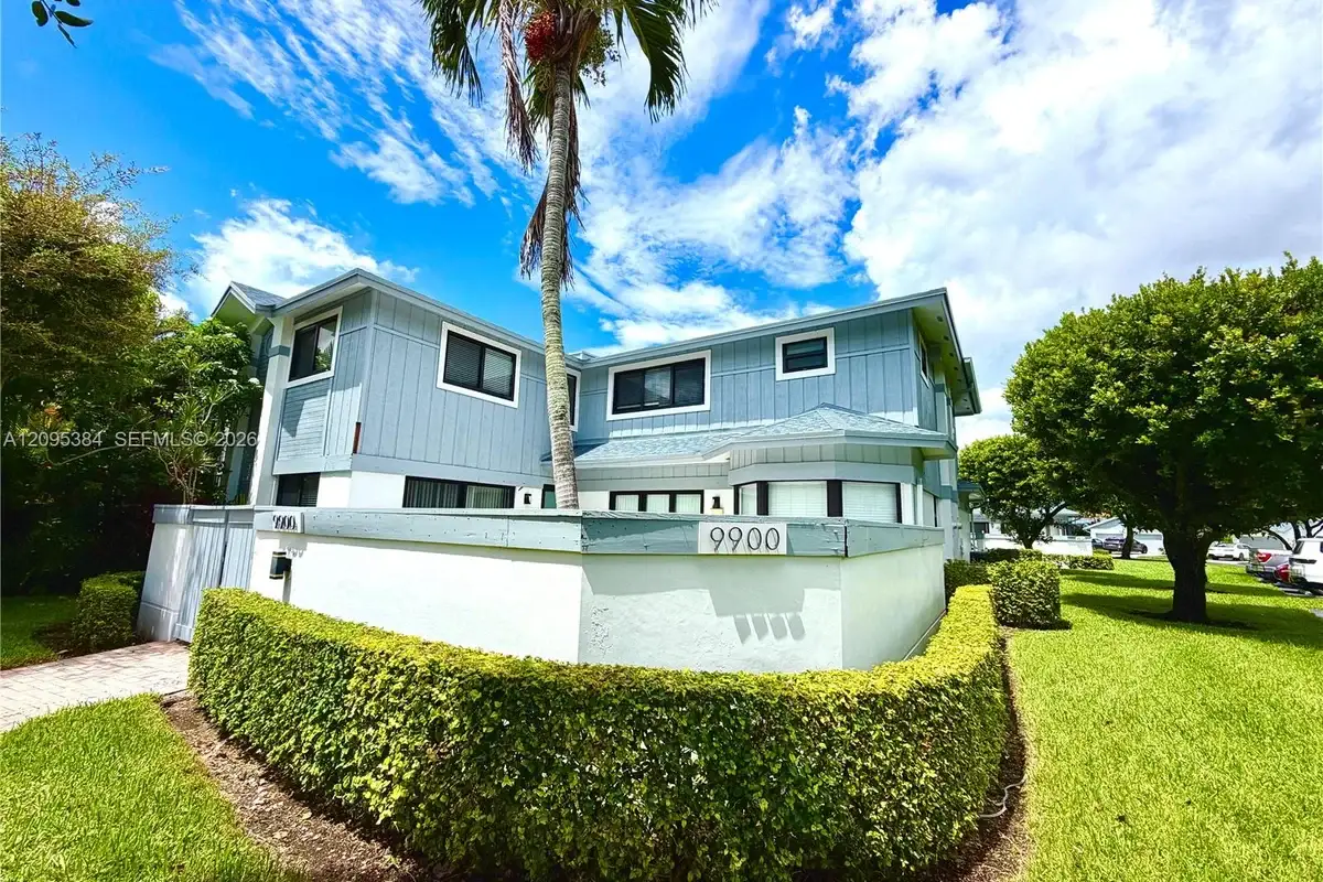 9900 NW 52nd Ter, Doral: photo 1 of 36