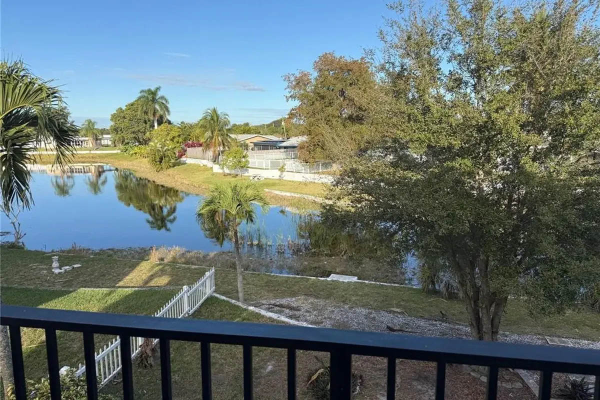 1235 W River Dr #4, Margate: photo 1 of 14