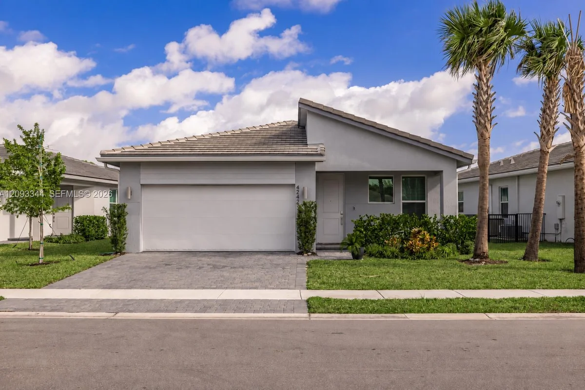 4242 Rosa Dr, Deerfield Beach: photo 1 of 32
